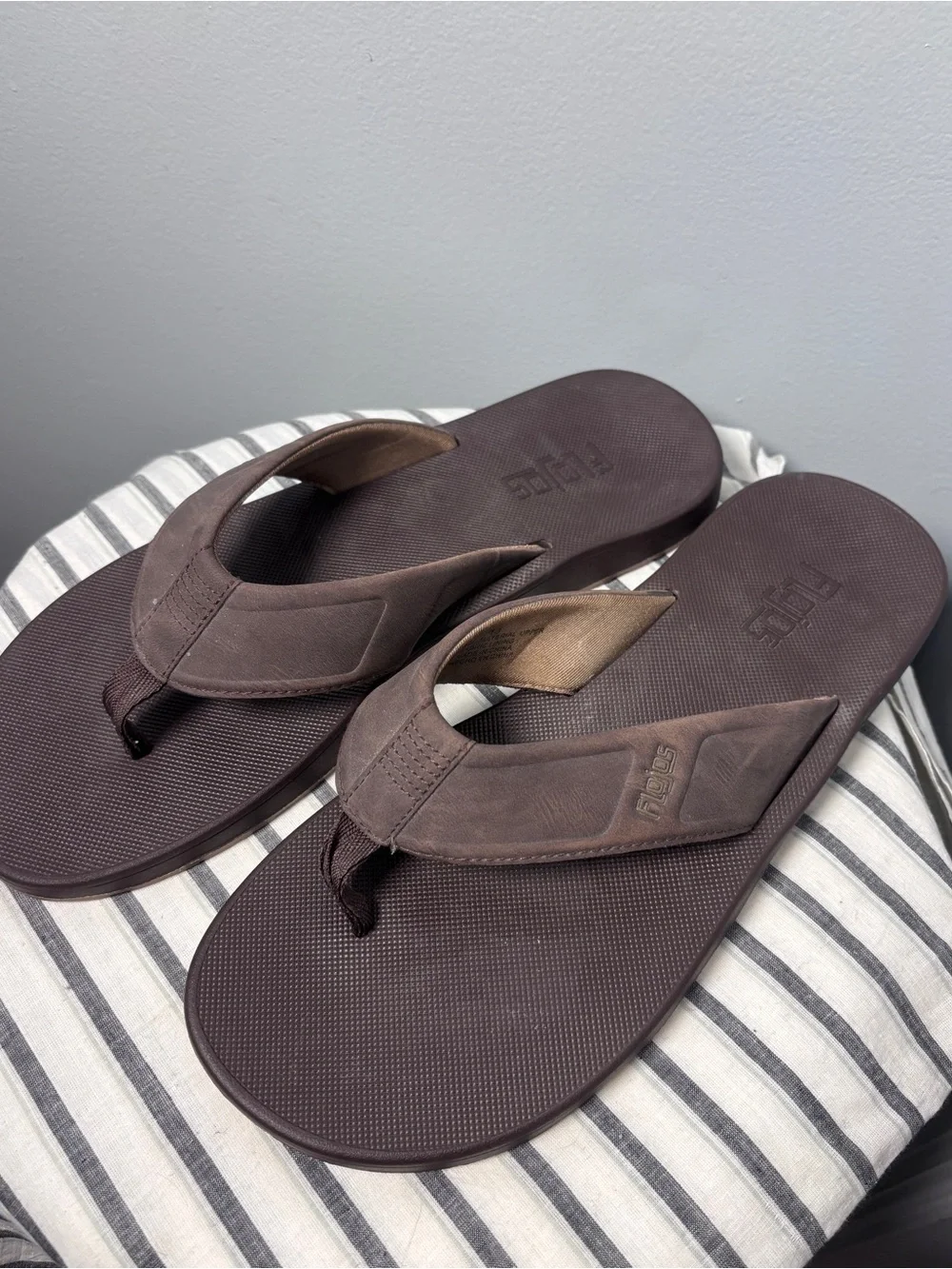 Mens Flojos men's flip flops size 13